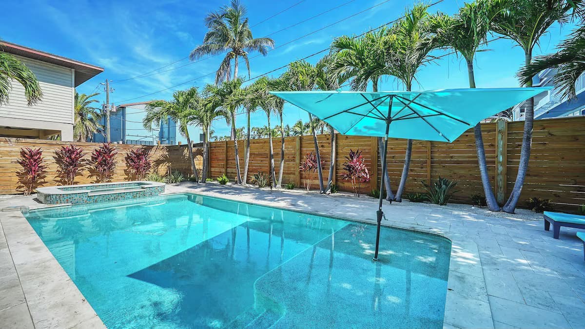 Bay to Beach House poolside